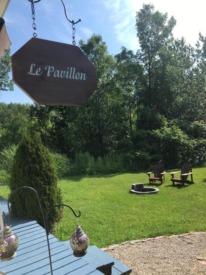 Domaine De La Baie, Les Suites Shawinigan Exteriör bild