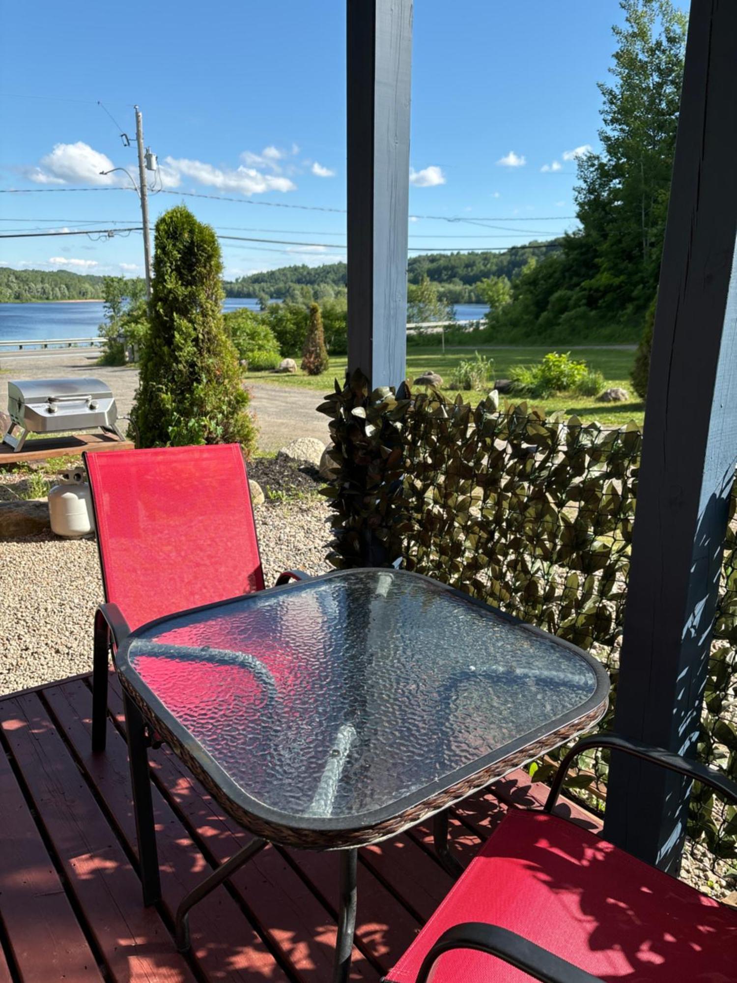 Domaine De La Baie, Les Suites Shawinigan Exteriör bild