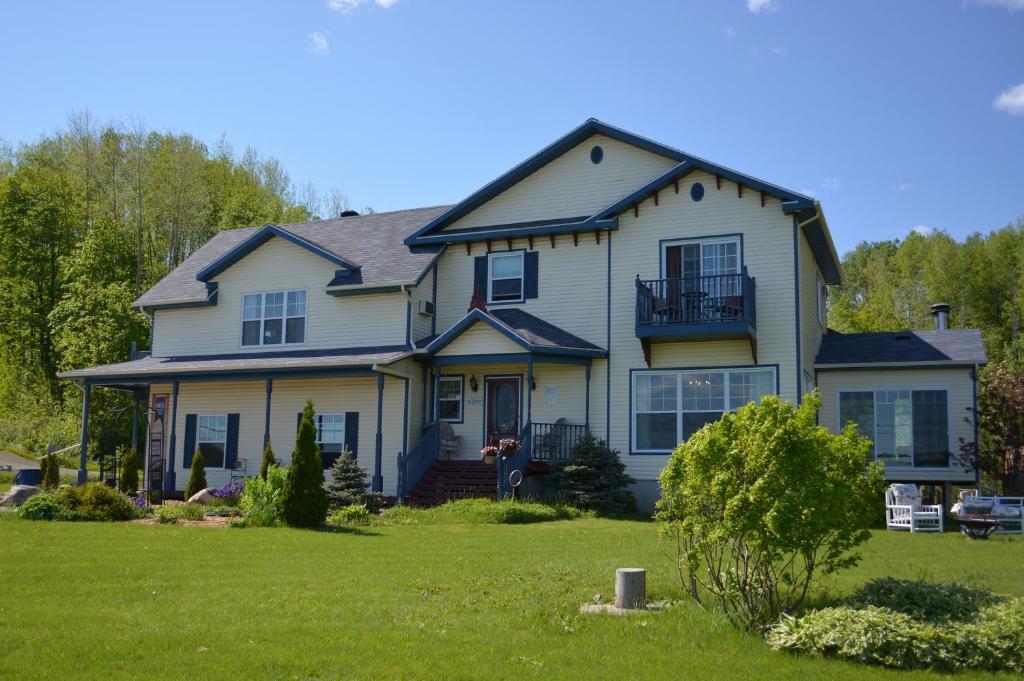 Domaine De La Baie, Les Suites Shawinigan Exteriör bild