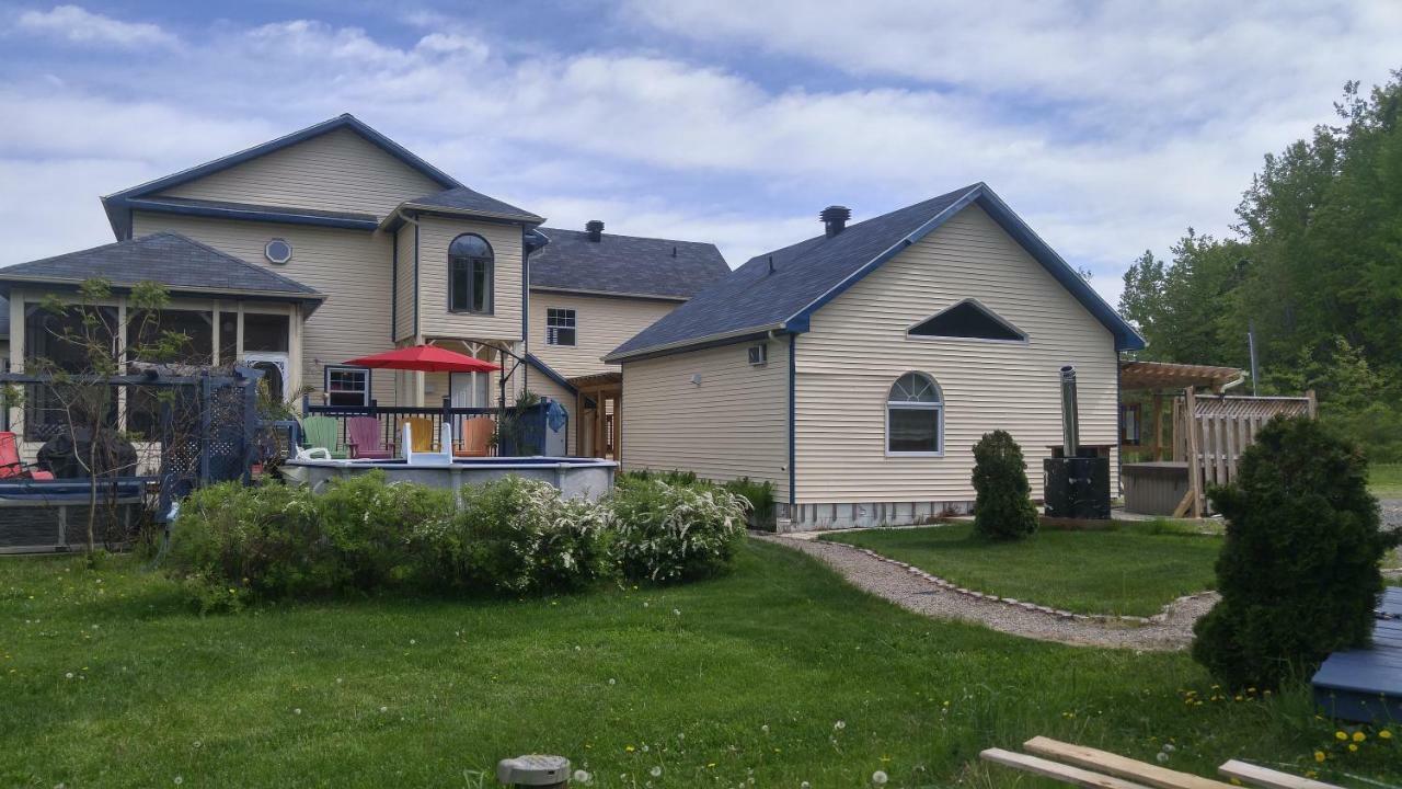 Domaine De La Baie, Les Suites Shawinigan Exteriör bild